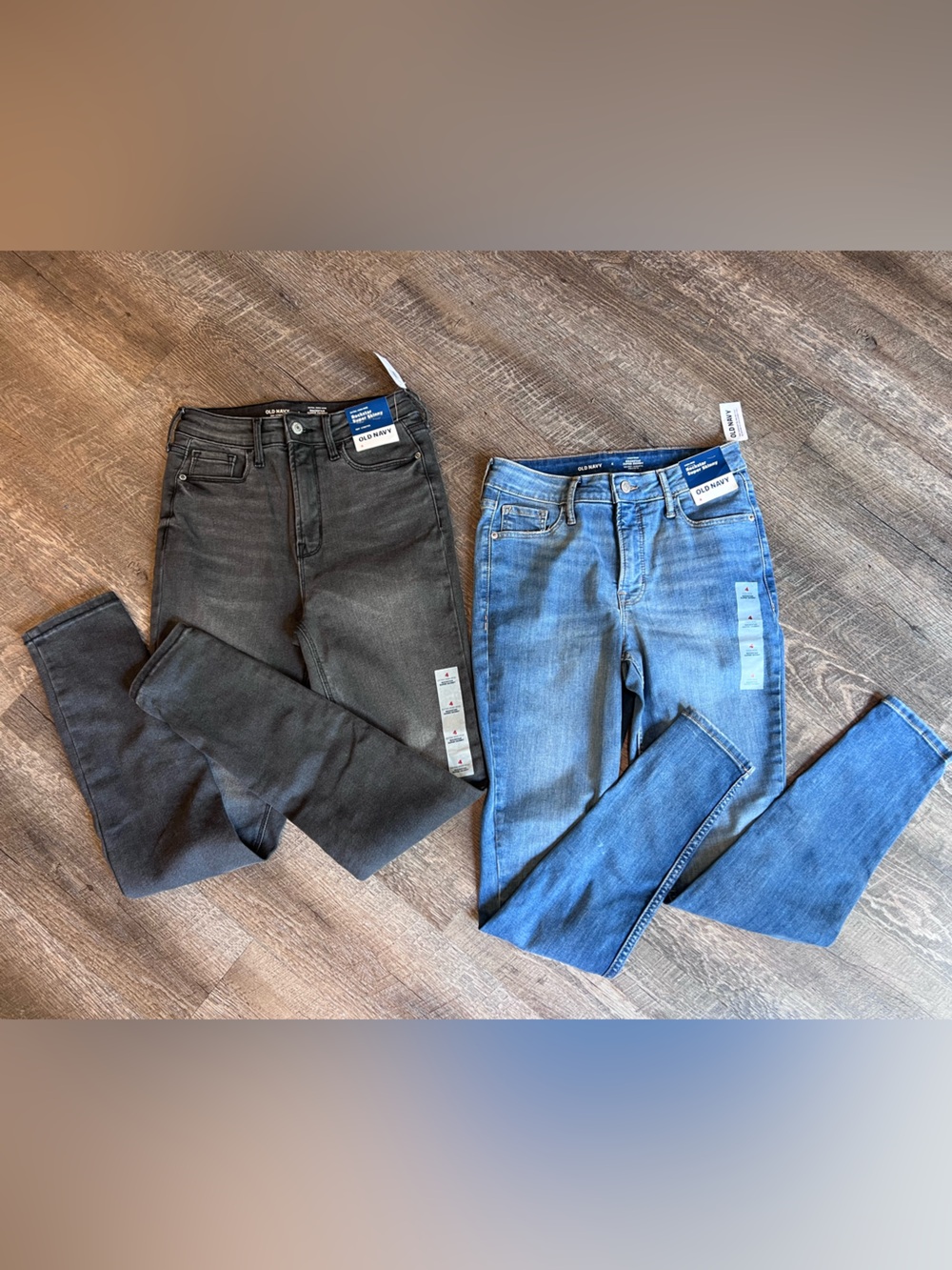 *NEW* TWO Old Navy Rockstar Super Skinny Jeans High Rise Size 4